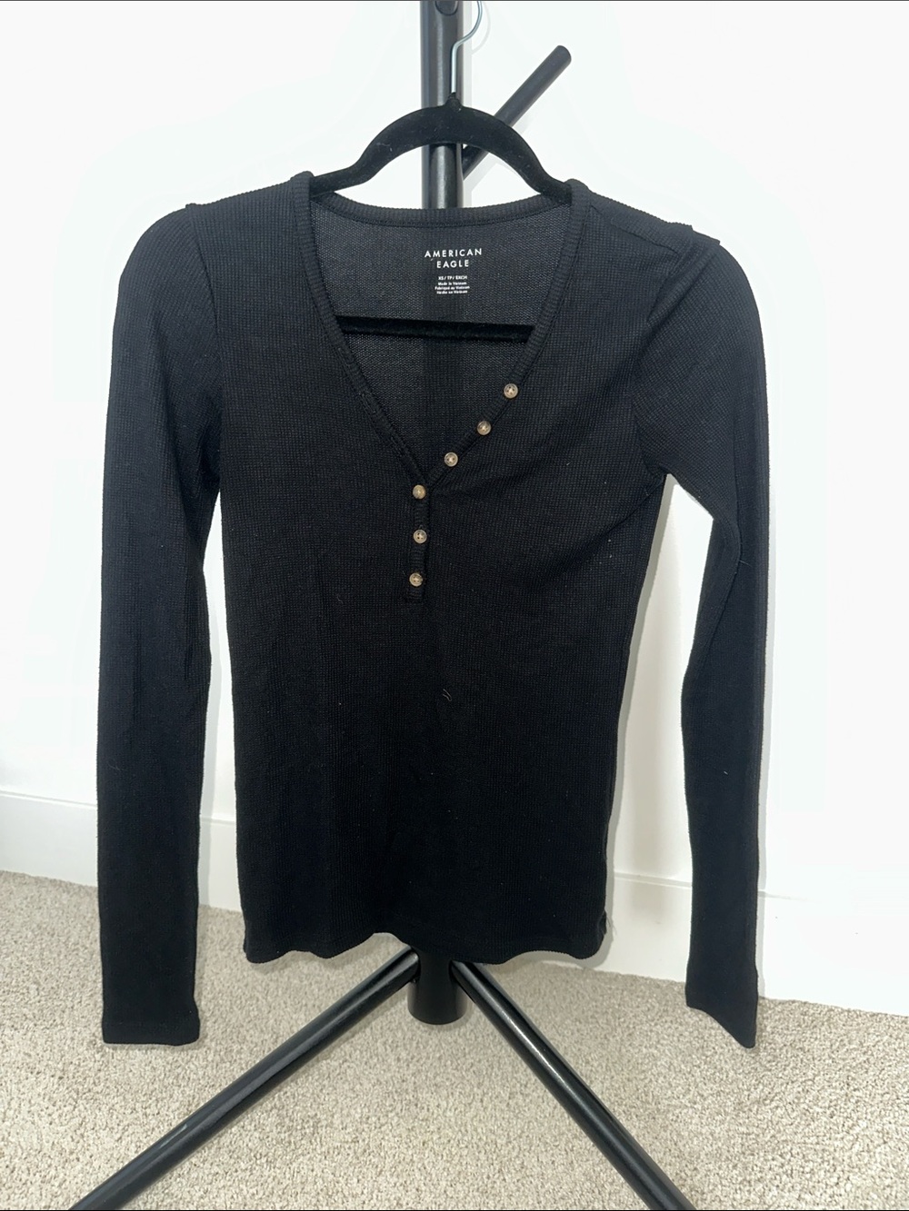 American Eagle Outfitters Black Ribbed Long-Sleeve Henley